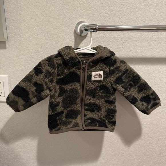 The North Face Sherpa Jacket - Picture 1 of 4